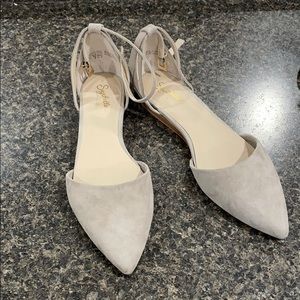 Beige seychelles flats